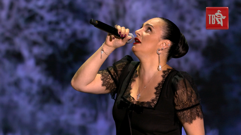 Елена ВАЕНГА